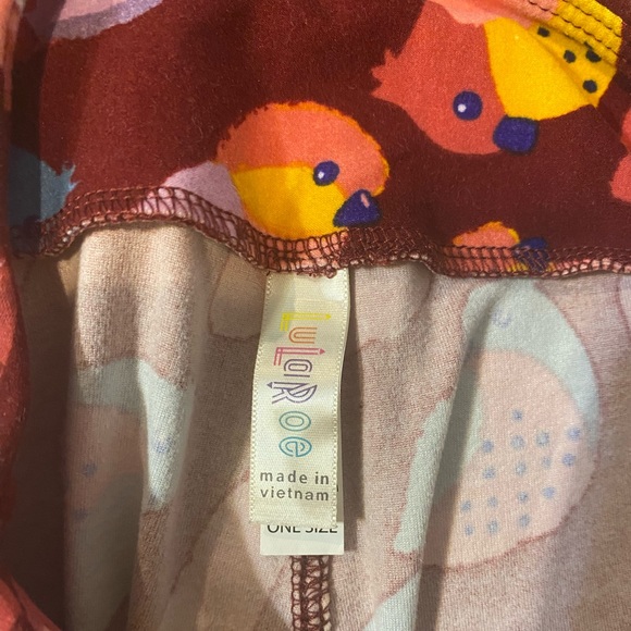 LuLaRoe OS Leggings Maroon Eggplant Wine Purple Birds Owls Parrots Parakeets - Picture 7 of 14